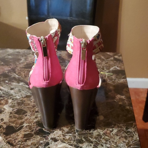 Shoes - Picture 2 of 2